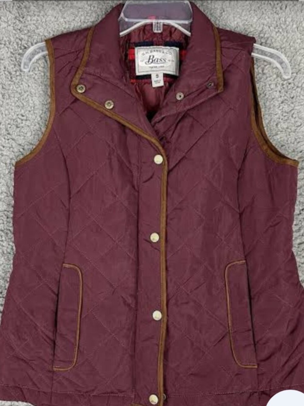 G. H. Bass lite weight quilted puffer vest